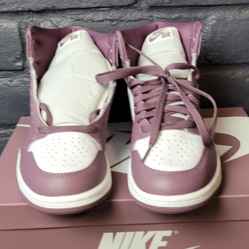 Nike Jordan Retro 1 Purple/White Size 9.5 Mens